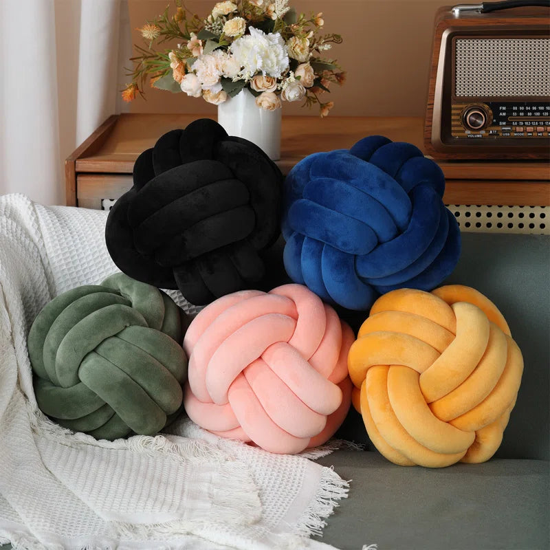 Nordic Knot Pillow