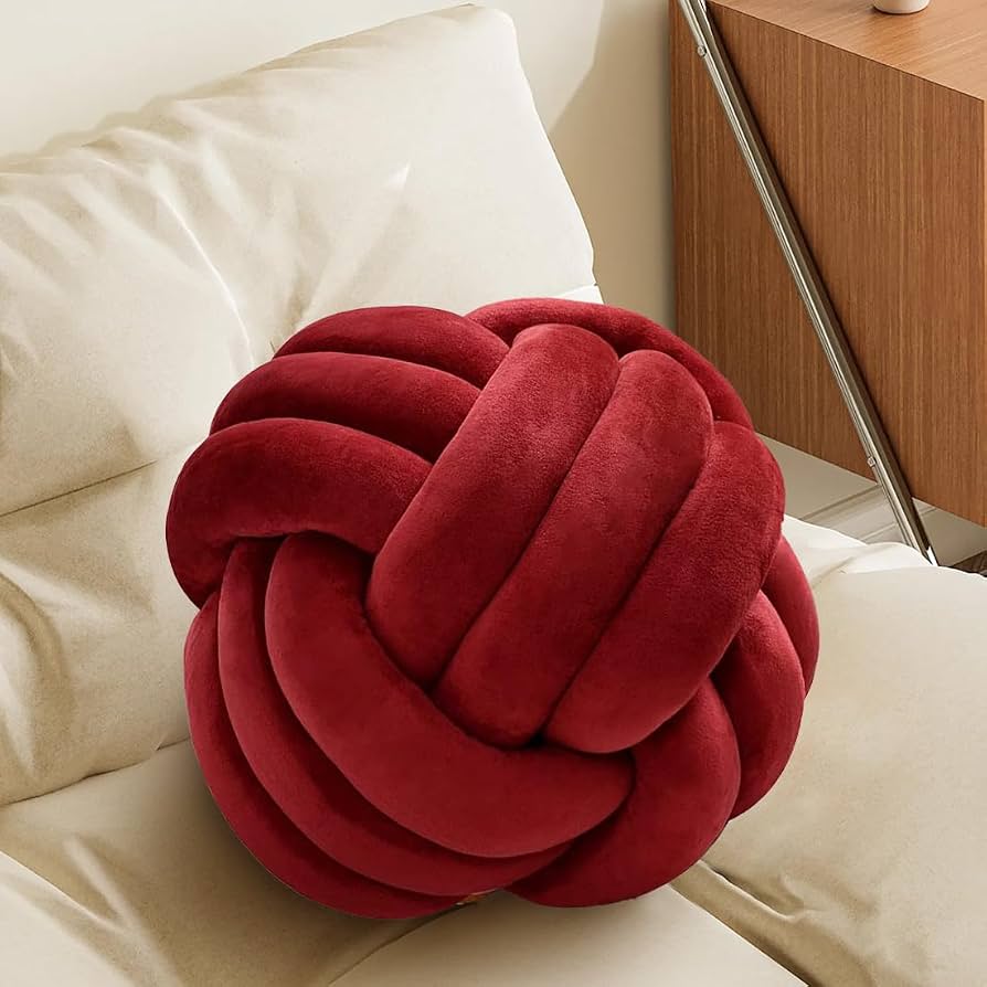 Nordic Knot Pillow